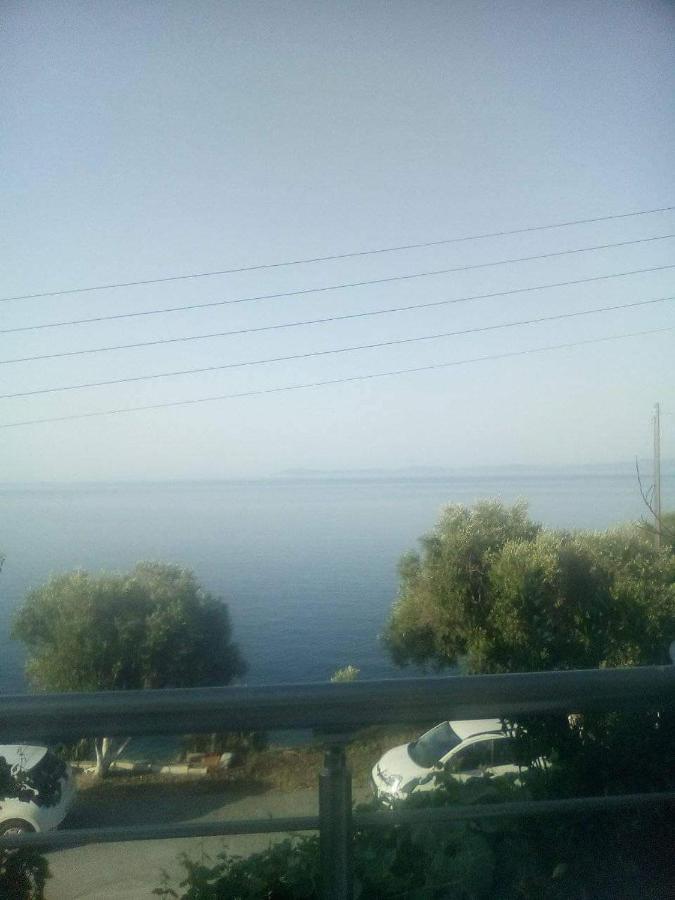 Villa Ζωη Στο Κυμα- Life On The Wave à Neos Marmaras Extérieur photo